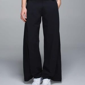 Lululemon Forward Fold Pants - Size 6
